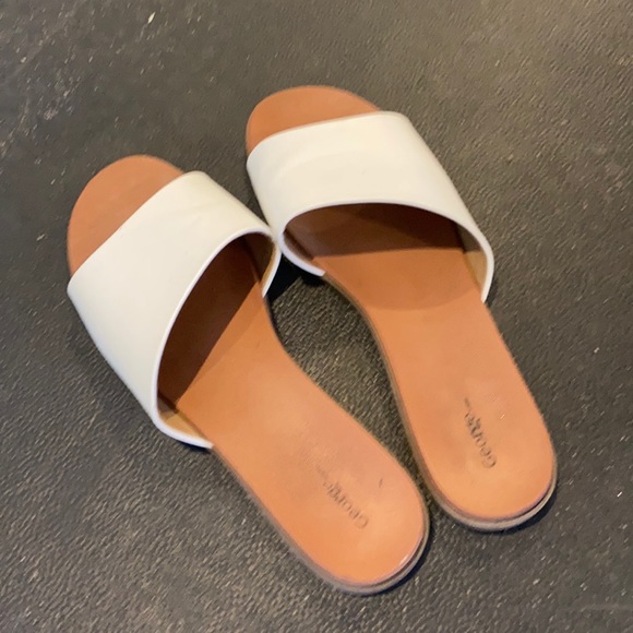 White sandals - Picture 1 of 1